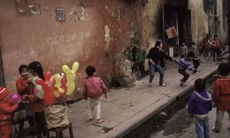 Chum anh khong the nao quen ve Tet Ha Noi thoi bao cap-Hinh-5