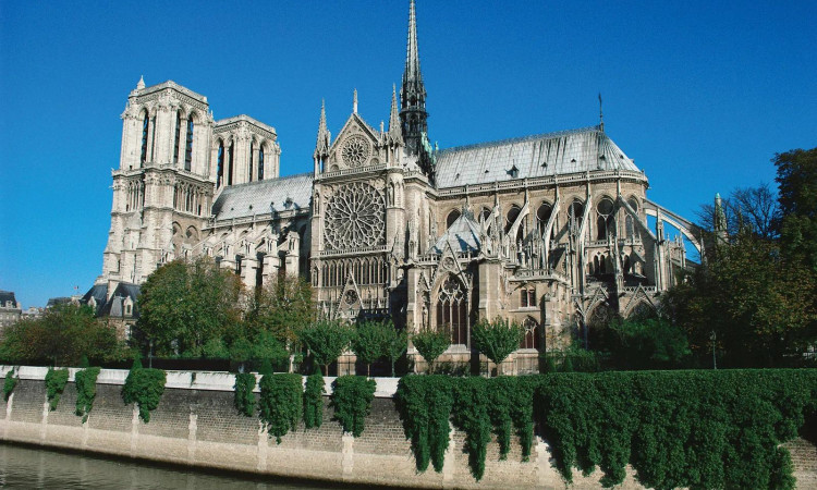 Chuyen ky bi ve nhung bong ma trong nha tho Duc Ba Paris-Hinh-4