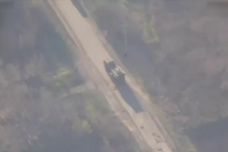 Khoanh khac UAV tu sat Nga lam no tung he thong HIMARS cua Ukraine-Hinh-10