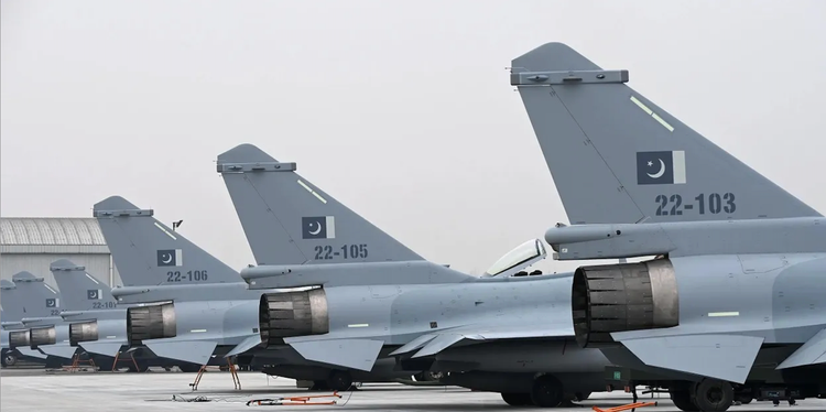 Thái độ của Bắc Kinh phản ánh ba chiến lược: 1) Hậu thuẫn quan điểm của Pakistan: Dưới danh nghĩa “hòa bình khu vực”, Trung Quốc đang hợp thức hóa luận điểm của Islamabad, từ đó làm suy yếu tính chính danh trong phản ứng của New Delhi.