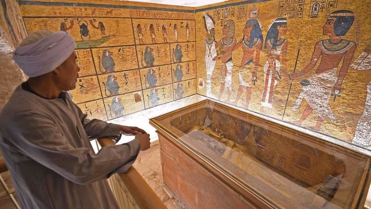 Bi mat vua he lo trong lang mo Tutankhamun, ca the gioi ngo ngang-Hinh-5