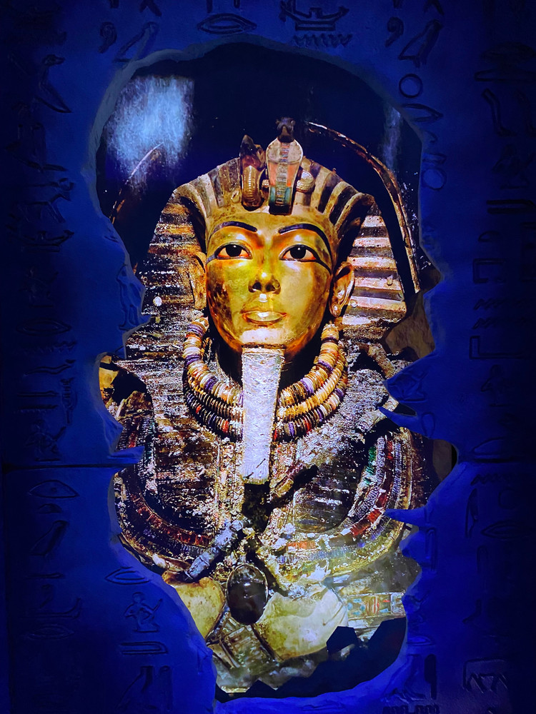 Bi mat vua he lo trong lang mo Tutankhamun, ca the gioi ngo ngang-Hinh-13