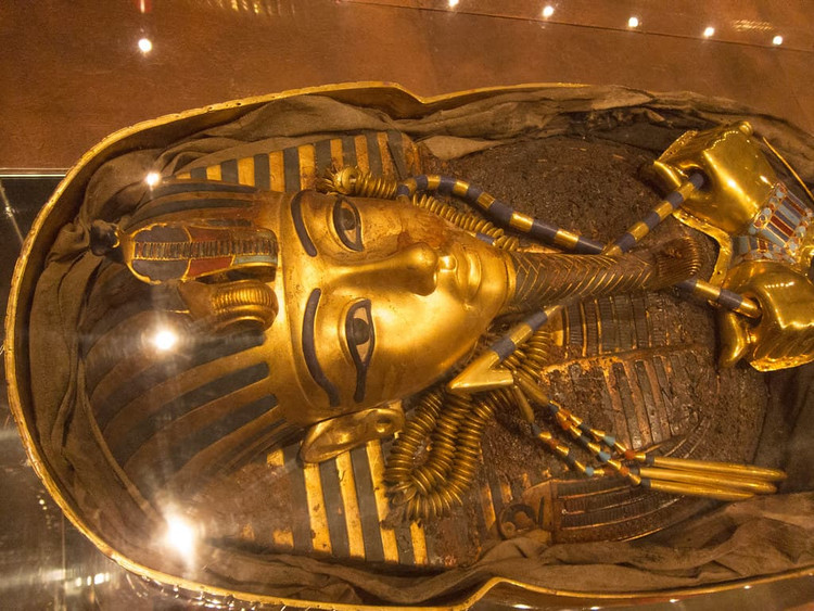 Bi mat vua he lo trong lang mo Tutankhamun, ca the gioi ngo ngang-Hinh-12