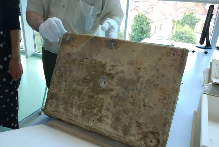 Tan muc “cuon sach long” thoi Trung co duoc dong bang da hai cau-Hinh-2