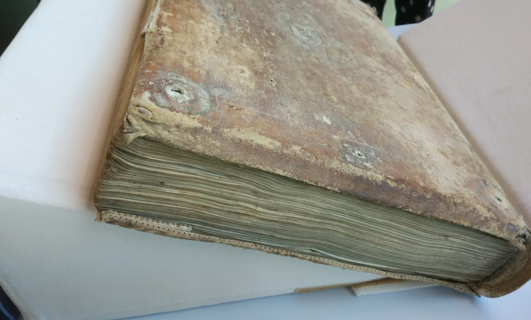 Tan muc “cuon sach long” thoi Trung co duoc dong bang da hai cau