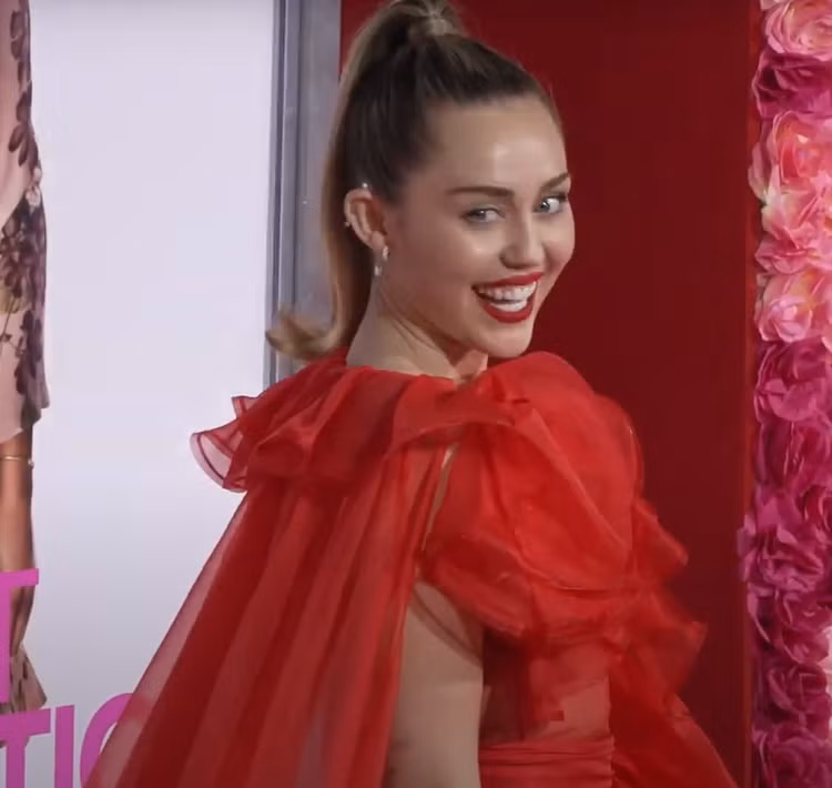 Chan dong nguoi noi tieng he lo 