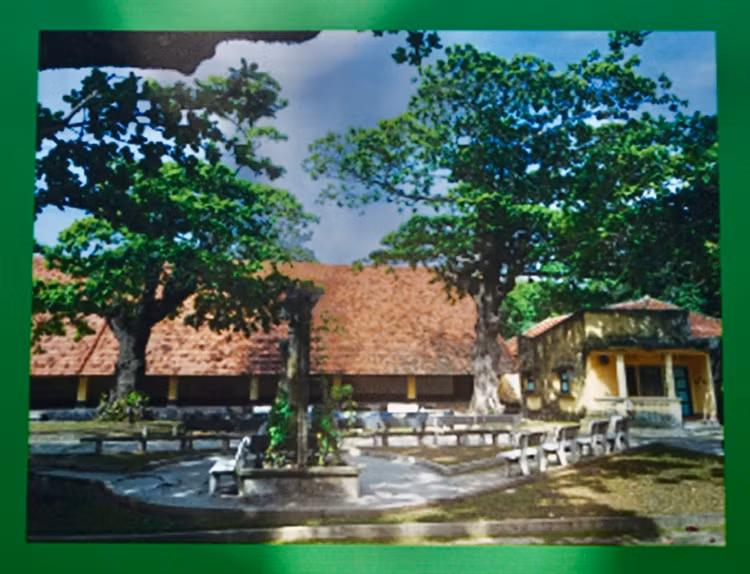 Chuyện chưa kể về 'bàng hiệp sĩ' trong Nhà tù Hỏa Lò - Hình 12 Chuyen chua ke ve 'bang hiep si' trong Nha tu Hoa Lo-Hinh-12