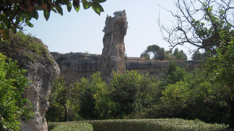 Nhung trung tam dinh cu co dai bi pha huy boi tham hoa-Hinh-11