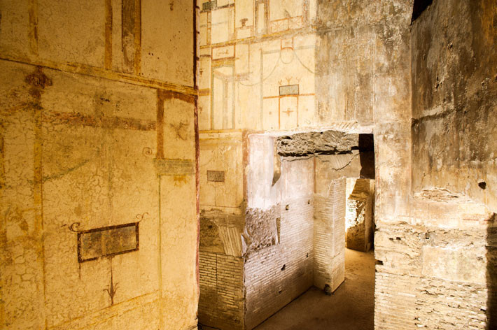 Đáng chú ý nhất là nơi đây có khu coenatio rotunda nổi tiếng, vốn là khu vực mang thiết kế đặc biệt có trần nhà xoay để mô phỏng chuyển động của bầu trời. Ảnh: @Archaeology Magazine.