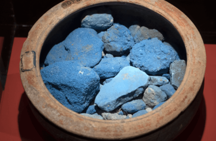 Dấu vết của chất màu này thậm chí còn được tìm thấy trong đống đổ nát của Pompeii - một thành phố La Mã đã bị nhấn chìm bởi vụ phun trào núi lửa thảm khốc. Ảnh: @The Jerusalem Post.