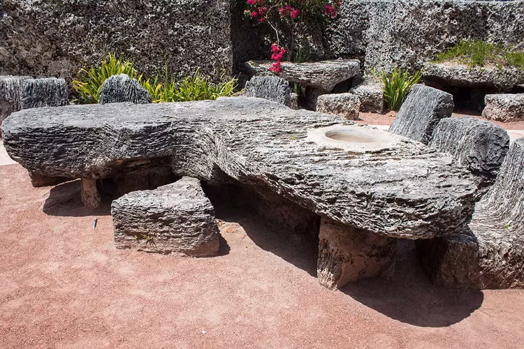 Lau dai bi an nhat the gioi duoc nguoi ngoai hanh tinh tro giup?-Hinh-12