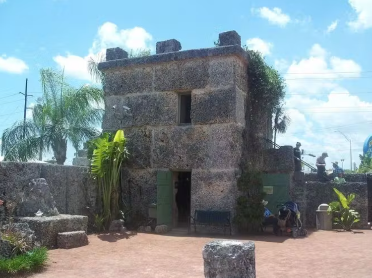 Lau dai bi an nhat the gioi duoc nguoi ngoai hanh tinh tro giup?-Hinh-6