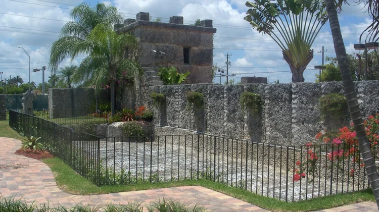 Lau dai bi an nhat the gioi duoc nguoi ngoai hanh tinh tro giup?-Hinh-2