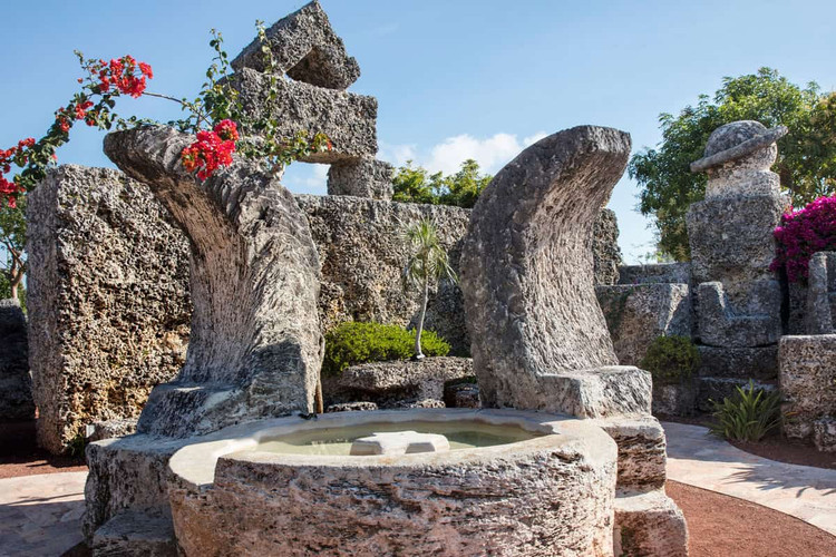 Lau dai bi an nhat the gioi duoc nguoi ngoai hanh tinh tro giup?-Hinh-11