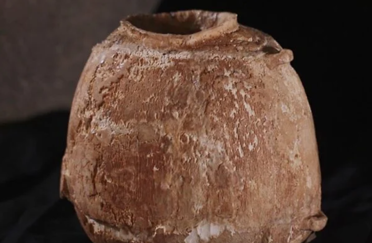 Khai quat binh nga voi 6.000 nam tuoi, chan dong lai lich that-Hinh-7