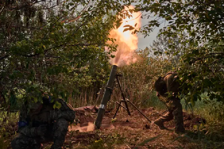 Nga nã tên lửa vào điểm tập kết Ukraine, loạt binh sĩ thiệt mạng - Hình 8 Nga na ten lua vao diem tap ket Ukraine, loat binh si thiet mang-Hinh-8