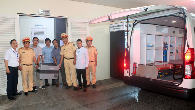 Hành trình ghép tim từ người chết não ở HN cứu bệnh nhân tại Quảng Nam - Hình 8 Hanh trinh ghep tim tu nguoi chet nao o HN cuu benh nhan tai Quang Nam-Hinh-8