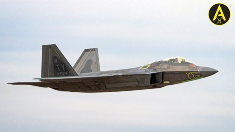Lộ ảnh tiêm kích tàng hình F-22A “chắp vá” sau sự cố sập càng - Hình 2 Lo anh tiem kich tang hinh F-22A “chap va” sau su co sap cang-Hinh-2