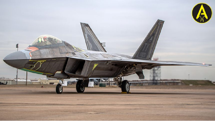 Lộ ảnh tiêm kích tàng hình F-22A “chắp vá” sau sự cố sập càng Lo anh tiem kich tang hinh F-22A “chap va” sau su co sap cang