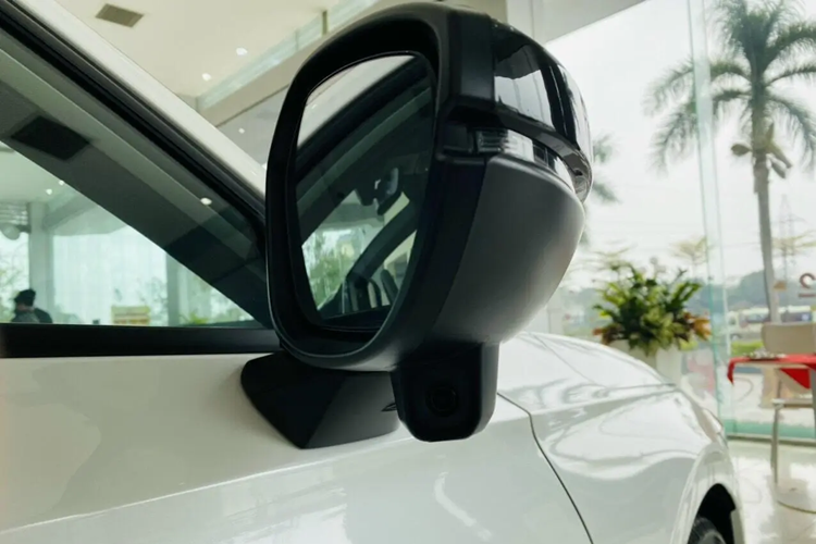 Honda Civic tai Viet Nam dang giam toi 87 trieu dong tai dai ly-Hinh-8