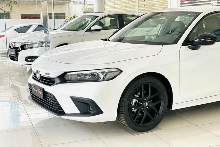 Honda Civic tai Viet Nam dang giam toi 87 trieu dong tai dai ly-Hinh-9