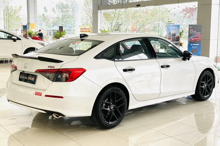 Honda Civic tai Viet Nam dang giam toi 87 trieu dong tai dai ly-Hinh-12