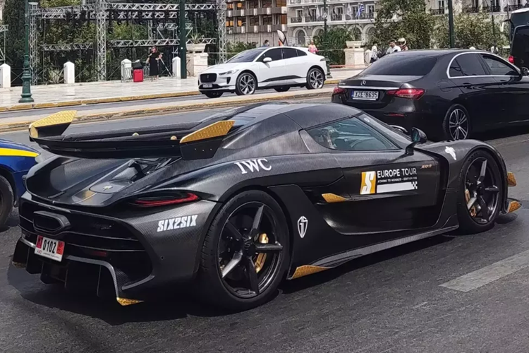 Koenigsegg Jesko Attack gan 100 ty chay tro khung, chu nhan duoc den xe moi-Hinh-8