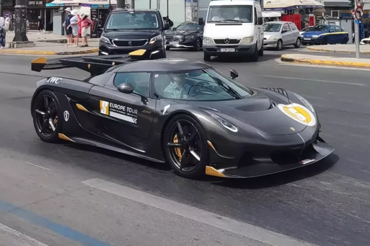 Koenigsegg Jesko Attack gan 100 ty chay tro khung, chu nhan duoc den xe moi-Hinh-7