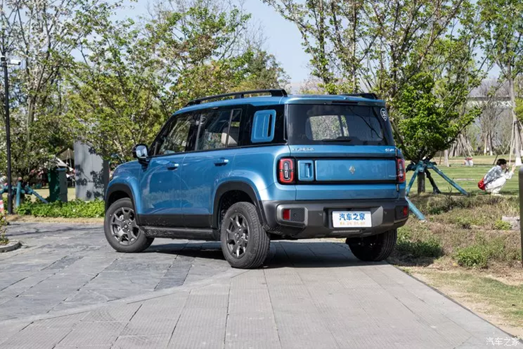 Đến cuối năm số lượng cửa hàng độc quyền Baojun trên toàn quốc sẽ tăng lên hơn 300. Đồng thời, dựa vào hệ thống dịch vụ hùng mạnh gồm hơn 2.800 cửa hàng SAIC-GM-Wuling trên cả nước, tỷ lệ phủ sóng toàn thành phố đạt 98%, với điểm dịch vụ trung bình cứ 20 km/lần.