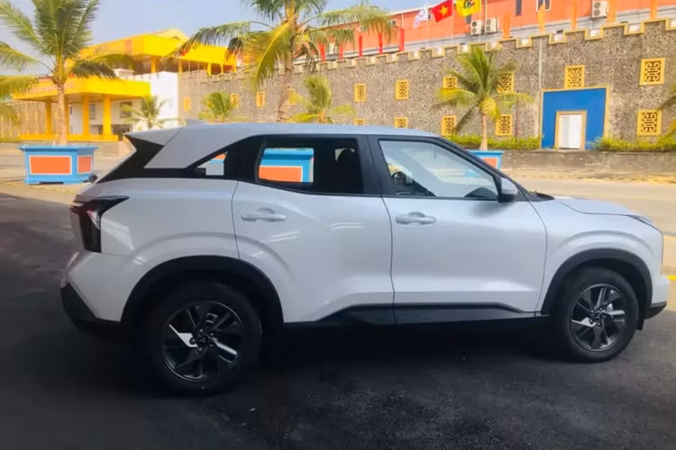 Can canh Mitsubishi Xforce ban re nhat vua 