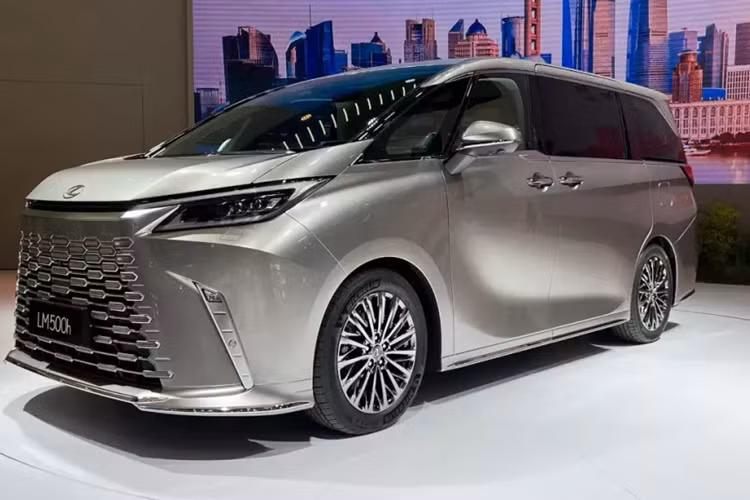 “Chuyên cơ mặt đất” Lexus LM 2024 sắp bán tại Việt Nam có gì hay? - Hình 2 “Chuyen co mat dat” Lexus LM 2024 sap ban tai Viet Nam co gi hay?-Hinh-2