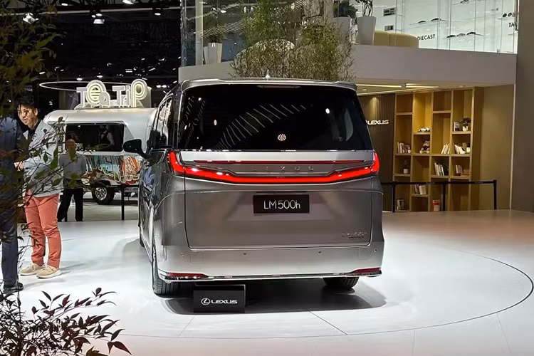 “Chuyên cơ mặt đất” Lexus LM 2024 sắp bán tại Việt Nam có gì hay? - Hình 16 “Chuyen co mat dat” Lexus LM 2024 sap ban tai Viet Nam co gi hay?-Hinh-16