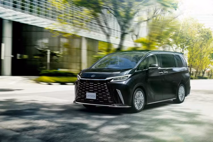 Cận cảnh Lexus LM500h L 2024 bản 6 chỗ, từ 2,25 tỷ đồng - Hình 2 Can canh Lexus LM500h L 2024 ban 6 cho, tu 2,25 ty dong-Hinh-2
