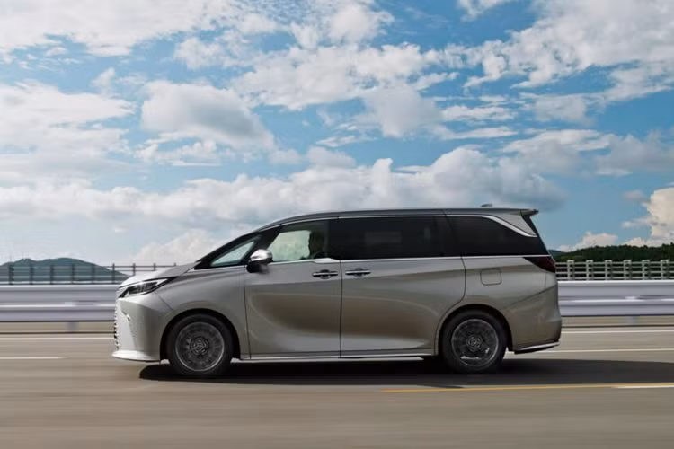 Cận cảnh Lexus LM500h L 2024 bản 6 chỗ, từ 2,25 tỷ đồng - Hình 11 Can canh Lexus LM500h L 2024 ban 6 cho, tu 2,25 ty dong-Hinh-11