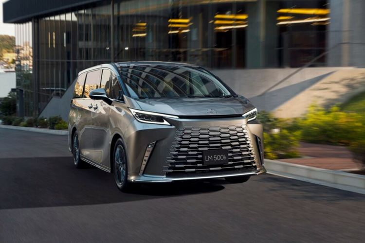 Can canh Lexus LM500h L 2024 ban 6 cho, tu 2,25 ty dong