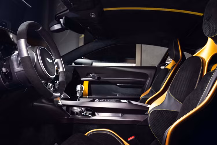 Aston Martin Valiant - “vu khi duong dua” so san gia 2,5 trieu USD-Hinh-6