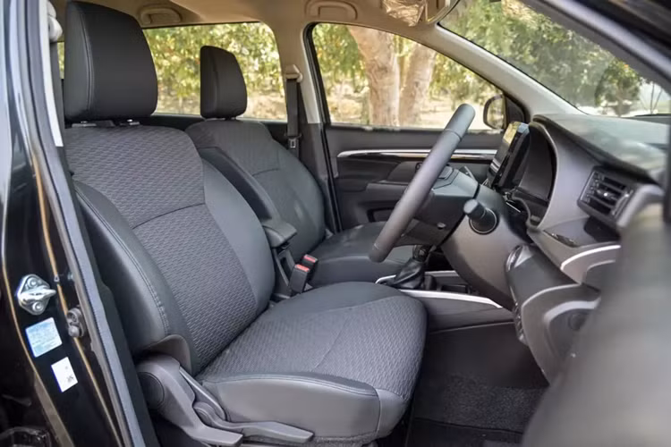 Suzuki XL7 Hybrid 2024 gia re, 