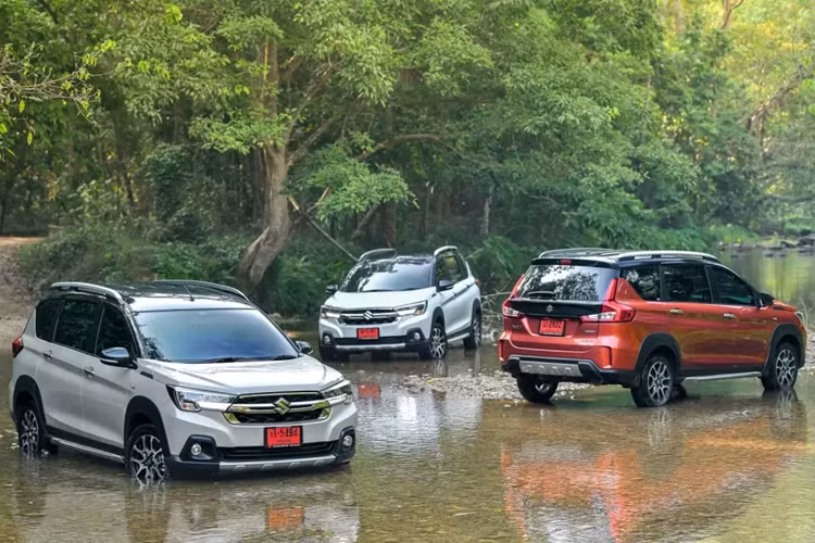 Suzuki XL7 Hybrid 2024 gia re, 