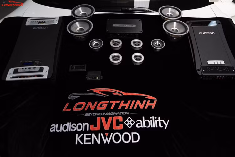 Ngam Porsche Taycan do am thanh gan 300 trieu cua dan choi Ha Noi-Hinh-6