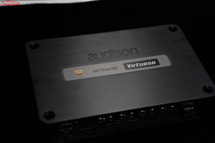 Ngam Porsche Taycan do am thanh gan 300 trieu cua dan choi Ha Noi-Hinh-4