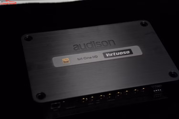 Ngam Porsche Taycan do am thanh gan 300 trieu cua dan choi Ha Noi-Hinh-4