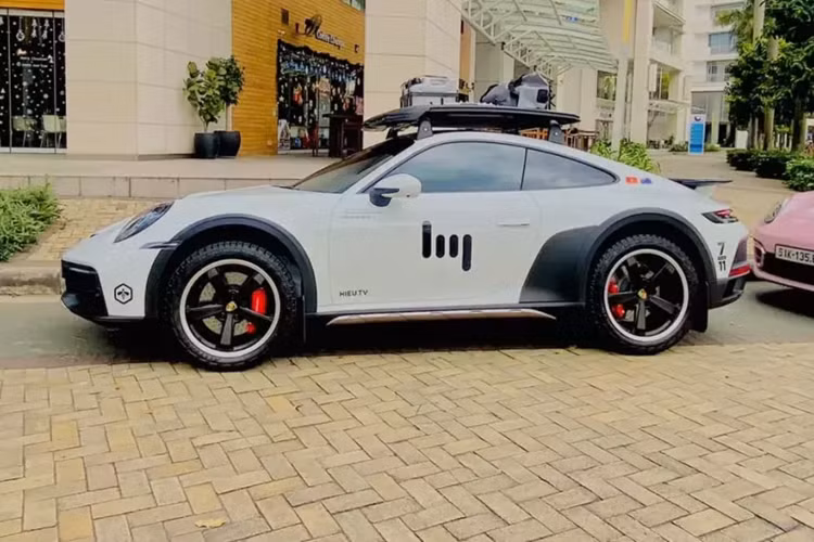 Tận thấy Porsche 911 Dakar hơn 15 tỷ của đại gia Việt “phượt" Đà Lạt Tan thay Porsche 911 Dakar hon 15 ty cua dai gia Viet “phuot