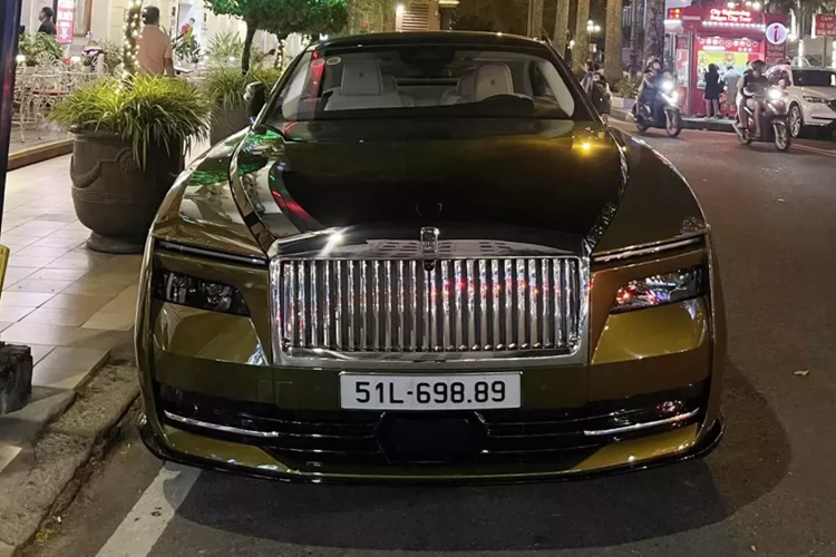 Rolls-Royce Spectre thứ 2 của đại gia Sài Gòn, không dưới 25 tỷ - Hình 3 Rolls-Royce Spectre thu 2 cua dai gia Sai Gon, khong duoi 25 ty-Hinh-3