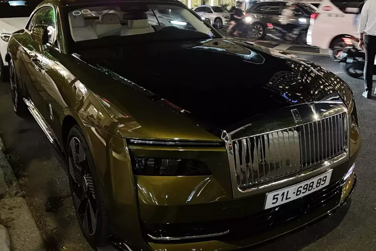 Rolls-Royce Spectre thứ 2 của đại gia Sài Gòn, không dưới 25 tỷ - Hình 4 Rolls-Royce Spectre thu 2 cua dai gia Sai Gon, khong duoi 25 ty-Hinh-4