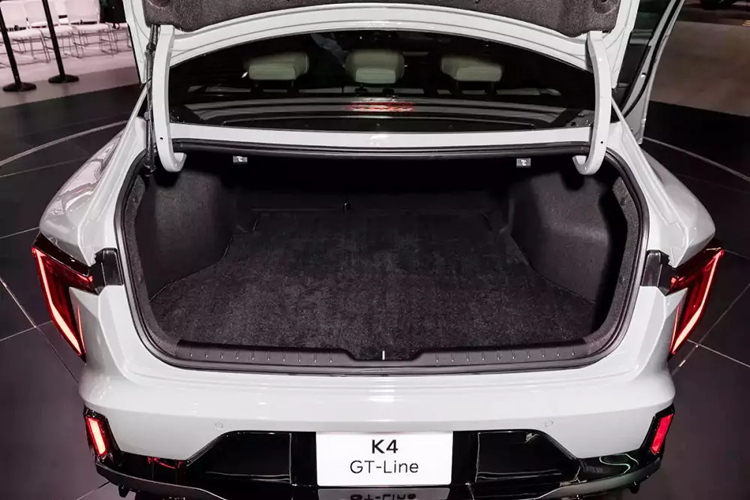 Can canh Kia K4 2025 