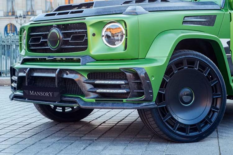 Chiêm ngưỡng SUV Mercedes-AMG G63 độ Mansory phối màu độc đáo - Hình 2 Chiem nguong SUV Mercedes-AMG G63 do Mansory phoi mau doc dao-Hinh-2