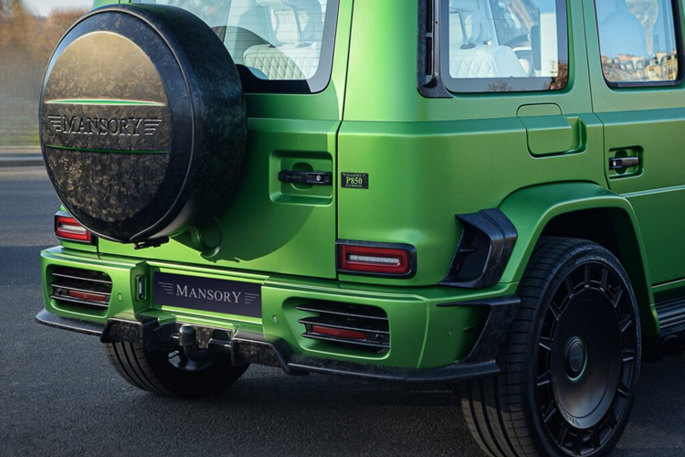 Chiem nguong SUV Mercedes-AMG G63 do Mansory phoi mau doc dao-Hinh-8