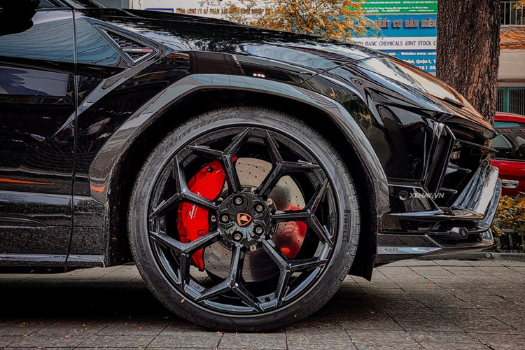 Tom gon Lamborghini Urus Performante 