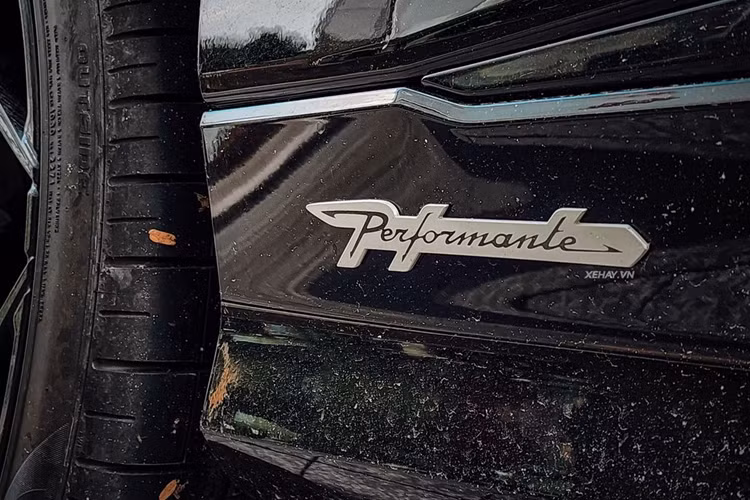 Tóm gọn Lamborghini Urus Performante "siêu bò đen" độc nhất Việt Nam - Hình 7 Tom gon Lamborghini Urus Performante