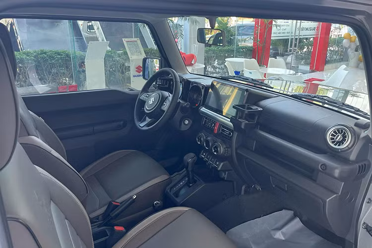 Can canh Suzuki Jimny do Mercedes G63 chinh hang gan 1 ty dong-Hinh-3